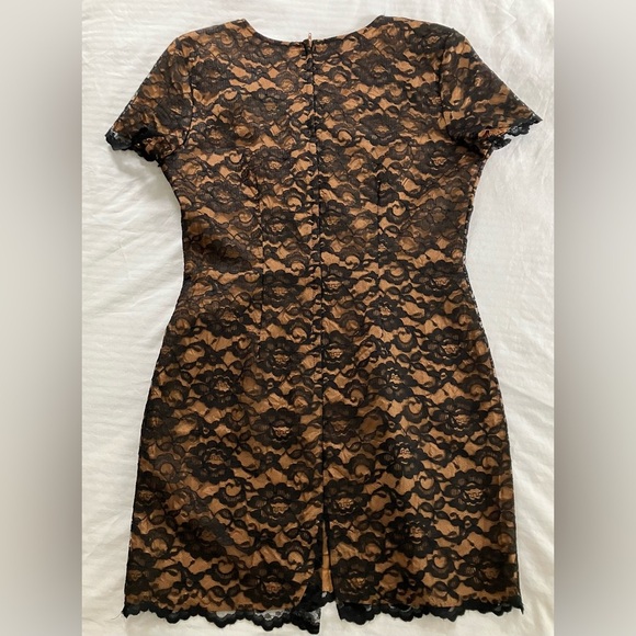 Women’s little black lace Dress - vintage look - lined with copper toned fabric - Picture 6 of 15